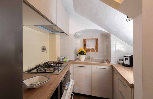 Spello Apartment | Panoramic Terrace Tower House with Family and Pet Amenities
