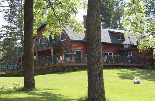 Birchwood Cabin | Family-Friendly Cabin with Kitchen – Rated 10/10 by Guests