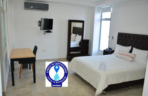 Apartado Apartment | Exceptional Towers100 Aparta Estudios with Breakfast & Hot Tub