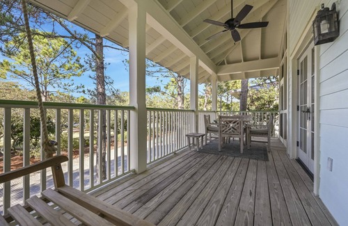Watercolor Condo | Elegant Town Center Condo Steps from Watercolor & Seaside
