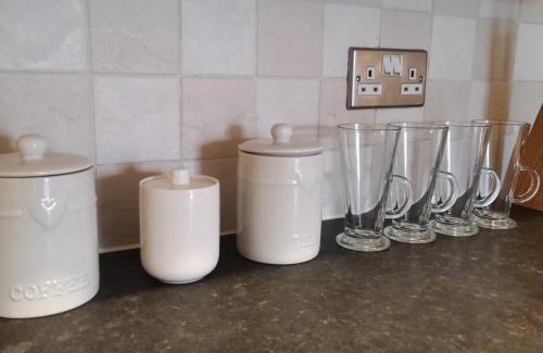 Basingstoke Apartment | Central Penthouse: Family-Friendly Retreat in the Heart of Town