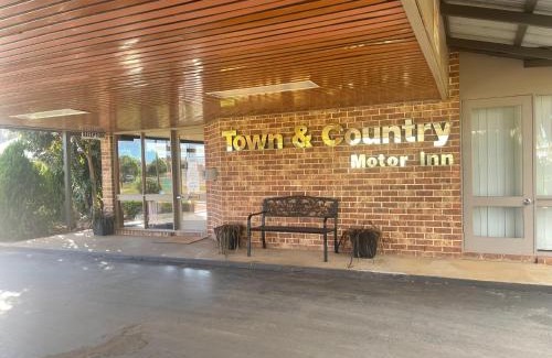 Forbes Hotel | Discover Town & Country Motor Inn with Oceanfront Views