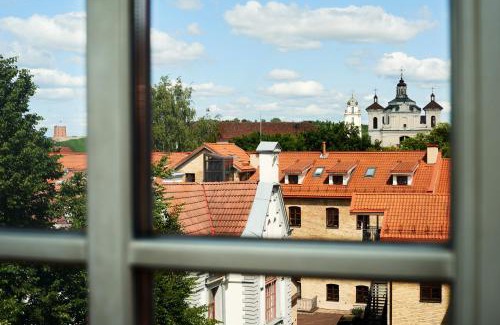 Old Town Apartment | Discover Town Hall Apartments with Family-Friendly Amenities