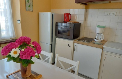 Le Croisic House | Prime Location Townhouse Steps from Amenities and Park