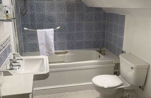 Dulverton Bed & Breakfast | Guest Rated Town Mills B &B: Family-Friendly Comfort Awaits