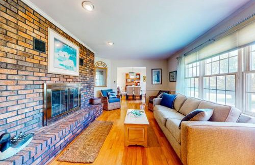 Seabreeze House | Charming Stay at Dewey Beach - 309 Salisbury for Families
