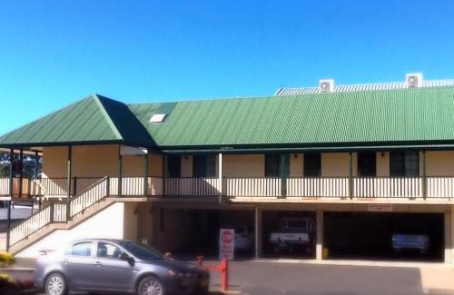 Orange Hotel | Discover Comfort at Town Square Motel - 4 Star Stay