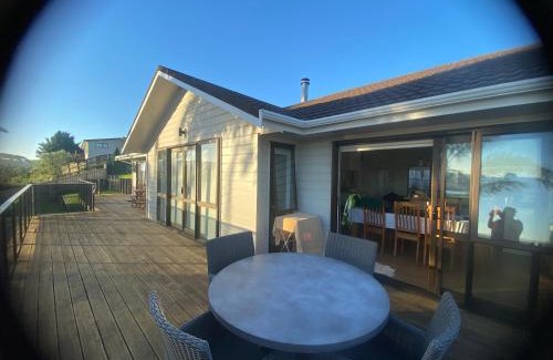 Whangarei House | Discover Comfort at Town View Homestay for Your Getaway