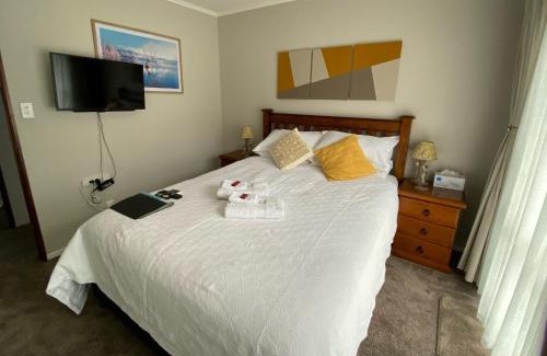 Whangarei House | Discover Comfort at Town View Homestay for Your Getaway
