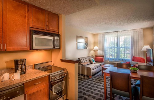 Linthicum Heights Hotel | Discover TownePlace Suites by Marriott Baltimore BWI
