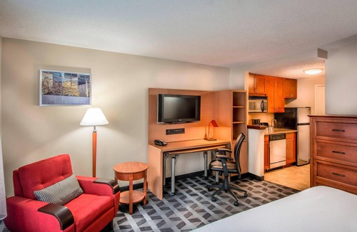 Linthicum Heights Hotel | Discover TownePlace Suites by Marriott Baltimore BWI