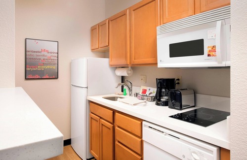 Victory Hills Hotel | Comfortable Stay at Towneplace Suites ABQ Airport