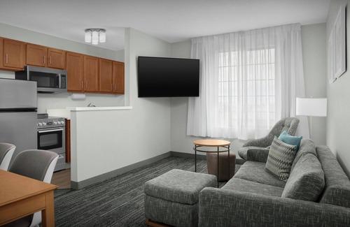 Victory Hills Hotel | Comfortable Stay at Towneplace Suites ABQ Airport