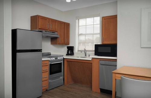 Victory Hills Hotel | Comfortable Stay at Towneplace Suites ABQ Airport
