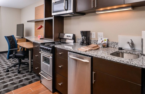 West Ashley Hotel | Comfortable Stays at TownePlace Suites Charleston-West Ashley