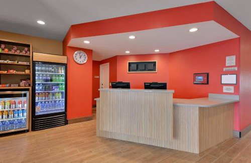 Allen Park Hotel | Pet-Friendly TownePlace Suites with Pool & Ocean View