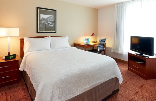 Warehouse District Hotel | Discover TownePlace Suites by Marriott Minneapolis Downtown