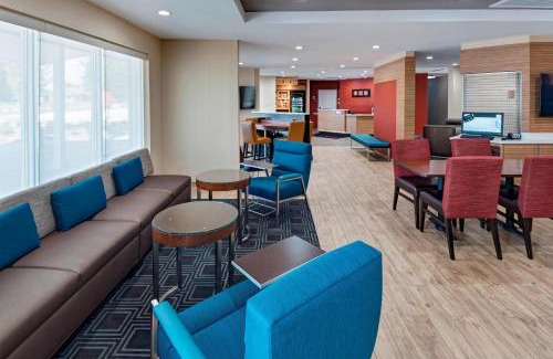 Port Allen Hotel | Pet-Friendly TownePlace Suites in Baton Rouge with Pool