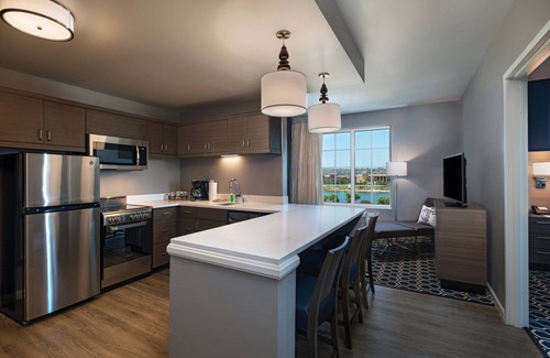 San Diego Hotel | Discover TownePlace Suites by Marriott San Diego Airport