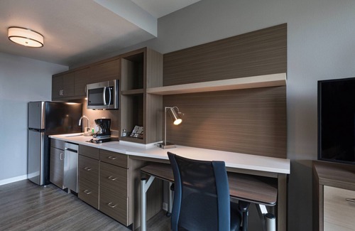San Diego Hotel | Discover TownePlace Suites by Marriott San Diego Airport