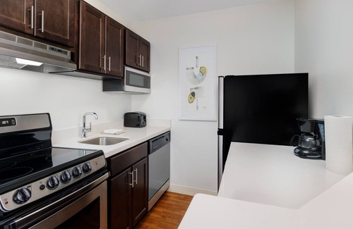 Manchester Hotel | Discover TownePlace Suites by Marriott Manchester Today!