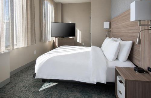 Gowanus Hotel | Comfortable Stay at TownePlace Suites by Marriott Brooklyn