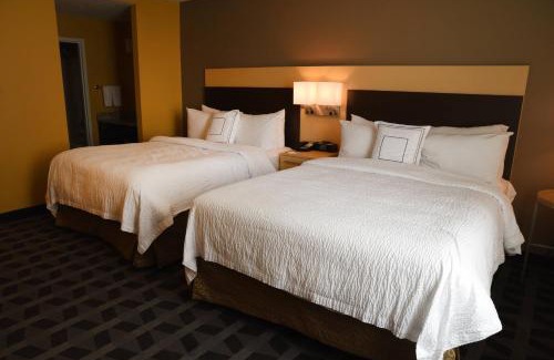 Lawrence Hotel | Pet-Friendly Retreat at TownePlace Suites Lawrence Downtown