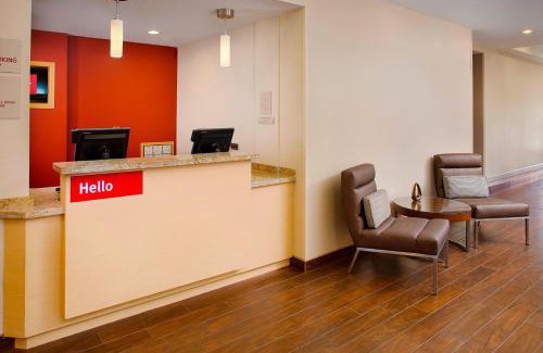 Palm Valley Hotel | Relaxing Getaway at TownePlace Suites by Marriott Goodyear