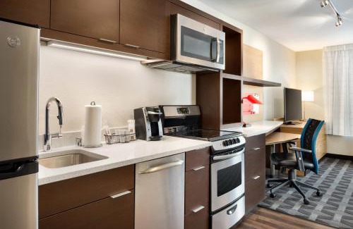 Grafton Hotel | Pet-Friendly TownePlace Suites in Milwaukee Grafton