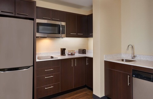 Oakville Hotel | Top-Rated TownePlace Suites by Marriott Toronto Oakville