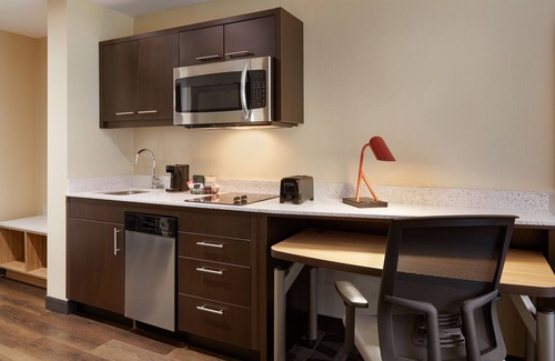 Oakville Hotel | Top-Rated TownePlace Suites by Marriott Toronto Oakville