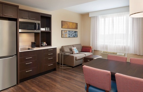 Oakville Hotel | Top-Rated TownePlace Suites by Marriott Toronto Oakville
