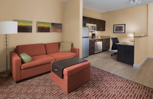 Clute Hotel | Relax at TownePlace Suites by Marriott Lake Jackson Clute
