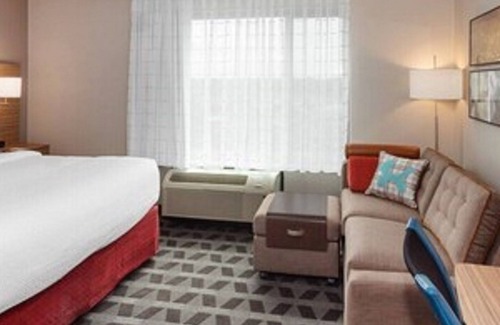 Legacy Park Hotel | Convenient TownePlace Suites by Marriott in Dallas Plano