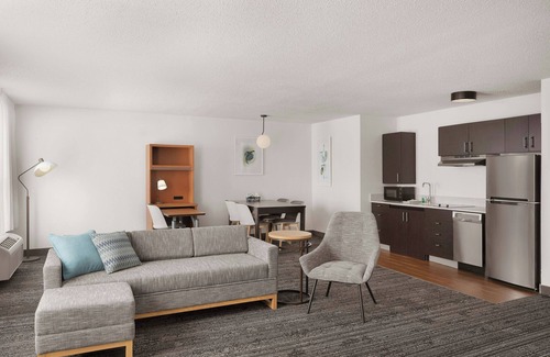 Naperville Hotel | Exceptional TownePlace Suites Chicago Naperville – Family-Friendly Retreat