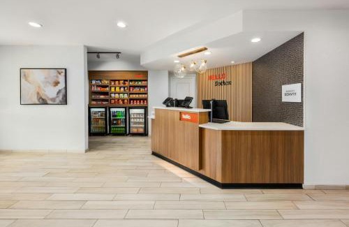 Dothan Hotel | Comfortable TownePlace Suites Dothan: Pet-Friendly Retreat