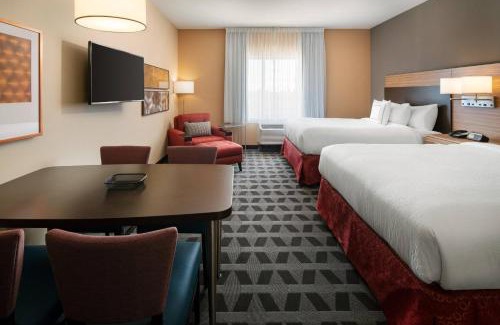 Clovis Hotel | Discover TownePlace Suites Fresno Clovis with Pool & Kitchen
