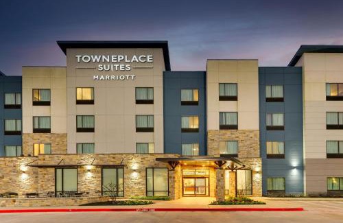 North Shore Hotel | Discover TownePlace Suites Houston I-10 East with Pool Access