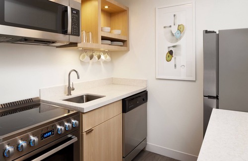 Sterling Hotel | Relax at TownePlace Suites Marriott Dulles Airport