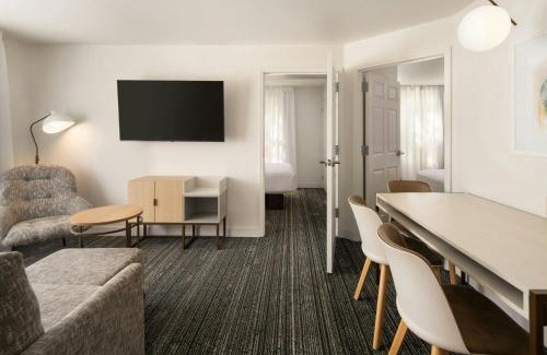Milpitas Hotel | Discover TownePlace Suites Milpitas with Pool & Pet Amenities