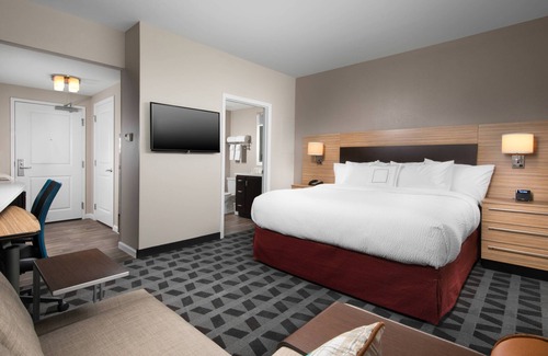 Smyrna Hotel | Eco-Friendly Towneplace Suites Nashville Smyrna with Pool