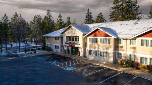 Southern Crossing Hotel | Discover TownePlace Suites Old Mill District, Bend Near Mt Bachelor