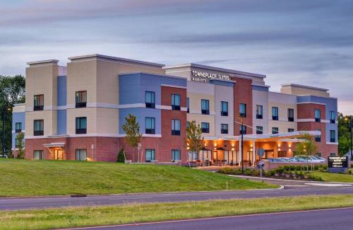 Branchburg Hotel | Pet-Friendly TownePlace Suites with Pool & Kitchen Amenities