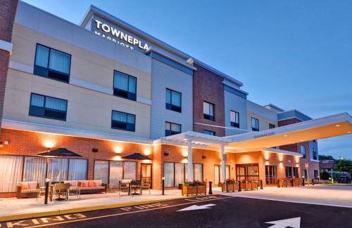 Branchburg Hotel | Pet-Friendly TownePlace Suites with Pool & Kitchen Amenities