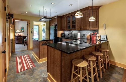 Inlet House | Inviting Townhome C3 with Oceanfront Views & Pool Access