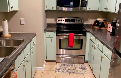 Charleston House | Downtown Townhome with Ocean View & Spa Amenities