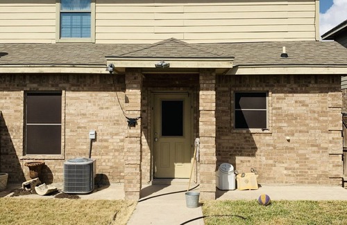 Rio Grande City House | Elegant Townhome in Gated Community - Family & Pet Friendly