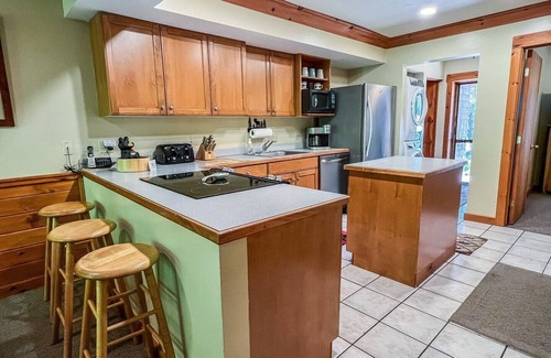 Inlet House | Family-Friendly Townhome J3 on 4th Lake - Rated 9.2/10