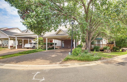 Hot Springs House | Townhome Near Lake Hamilton & Race Track!