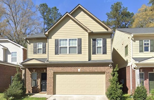 McDonough House | Cozy Townhome in Henry County with Spa and Hot Tub